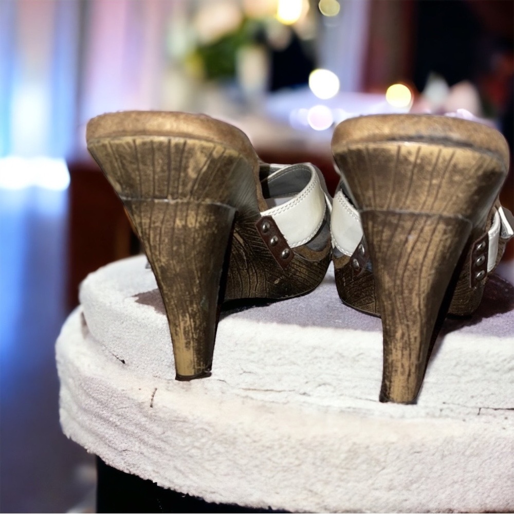 Mia Brown Women's Cream Heeled Mules - Picture 4 of 7